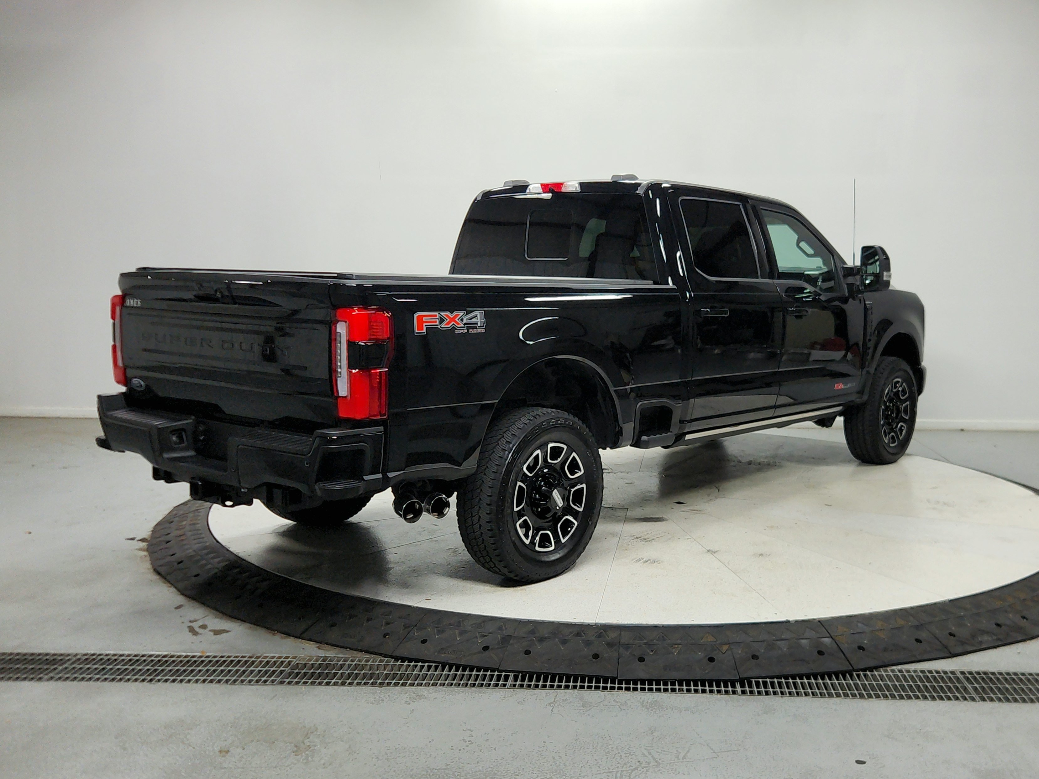 Used 2026 Ford F250 Platinum AWD/4WD image 8