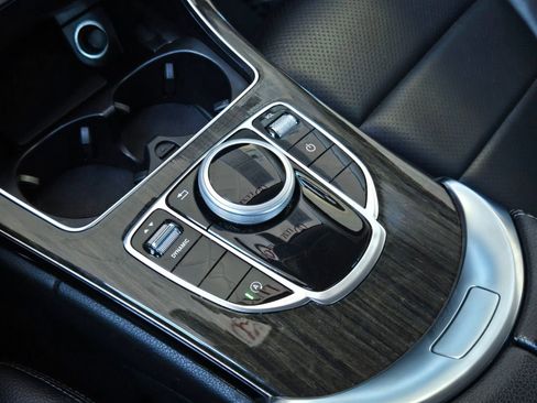 Used 2018 Mercedes-Benz C 300 4MATIC Sedan image 19