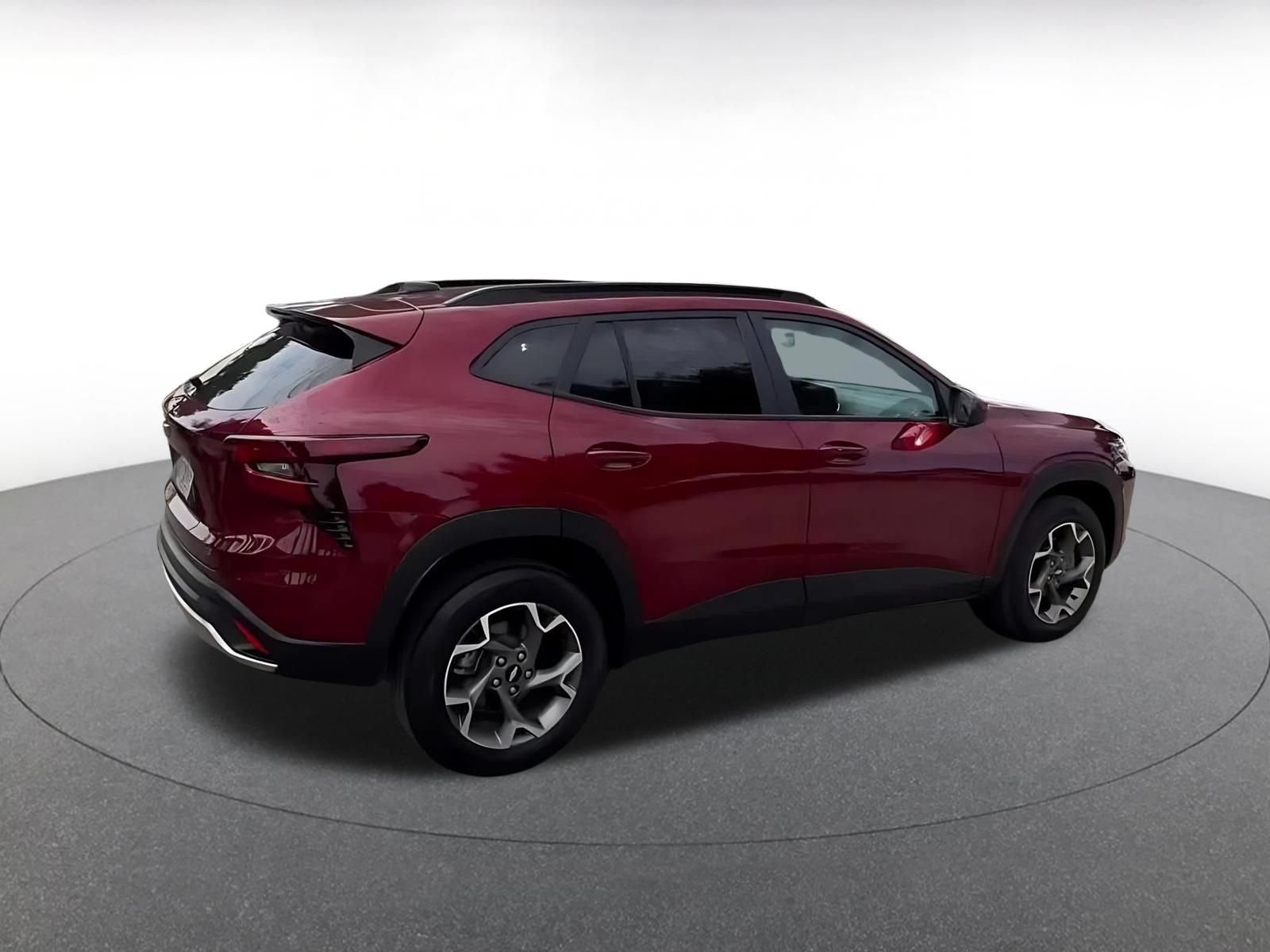 Used 2025 Chevrolet Trax LT w/ LT Convenience Package FWD image 13