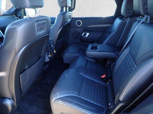 Used 2021 Land Rover Discovery S R-Dynamic image 10