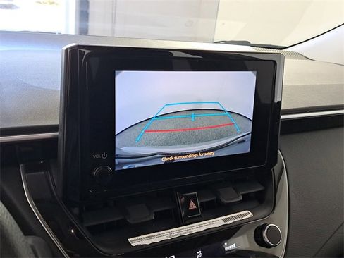 Used 2023 Toyota Corolla LE image 29