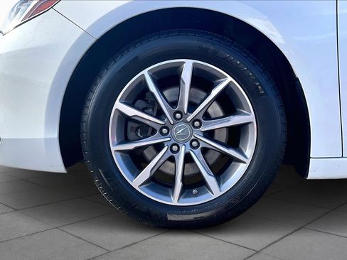 Used 2020 Acura TLX image 10