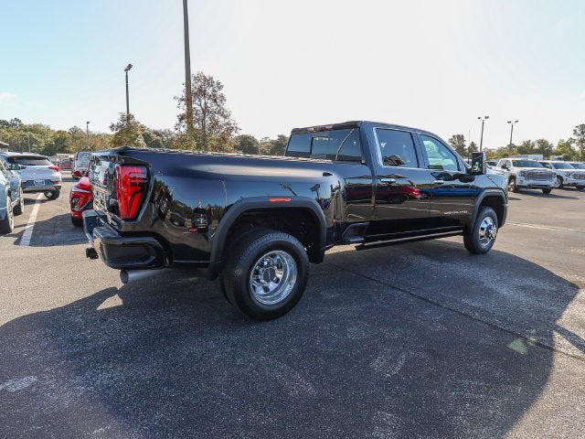 Used 2024 GMC Sierra 3500 Denali w/ Denali Reserve Package AWD/4WD image 10