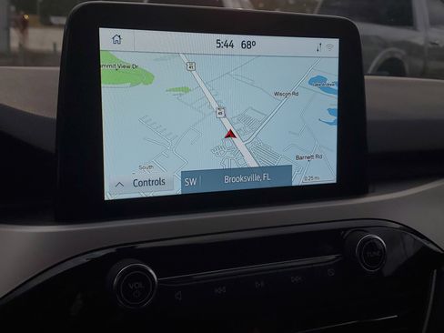 Used 2022 Ford Escape SE w/ SE Sport Appearance Package image 11