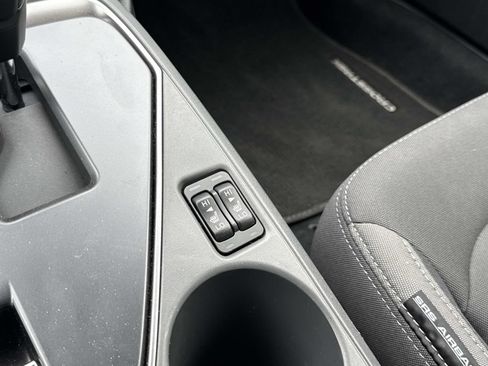 Certified 2025 Subaru Crosstrek 2.0i Premium image 25