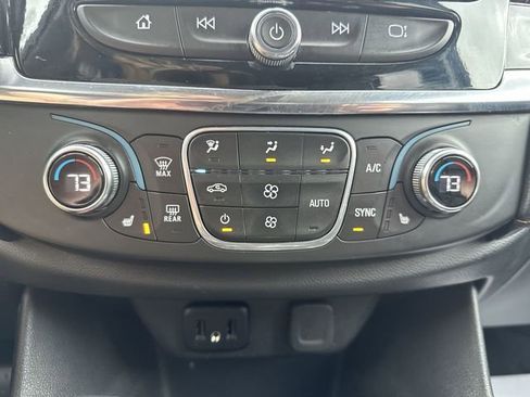 Used 2020 Chevrolet Traverse LT AWD/4WD image 19