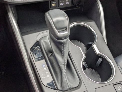 Used 2023 Toyota Highlander XLE image 12