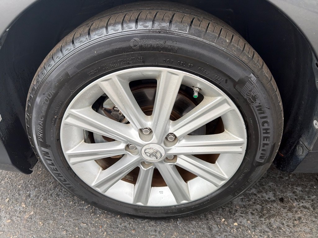 Used 2013 Toyota Camry XLE w/ Leather Pkg FWD image 29