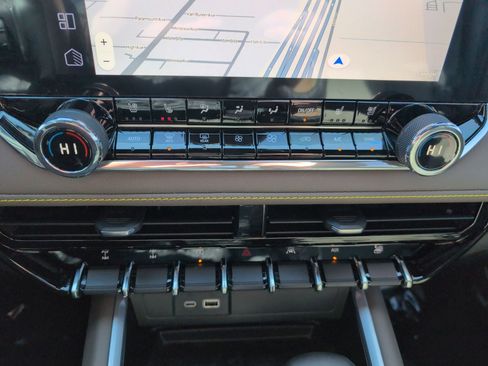 Certified 2025 Chevrolet Colorado ZR2 w/ Technology Package image 22