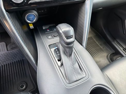 Used 2021 Toyota Venza XLE w/ Carpet Mat Package (TMS) AWD/4WD image 25
