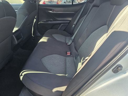 Used 2020 Toyota Camry LE image 32