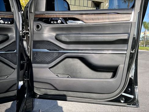 Used 2022 Jeep Grand Wagoneer Series II w/ Premium Group II image 20