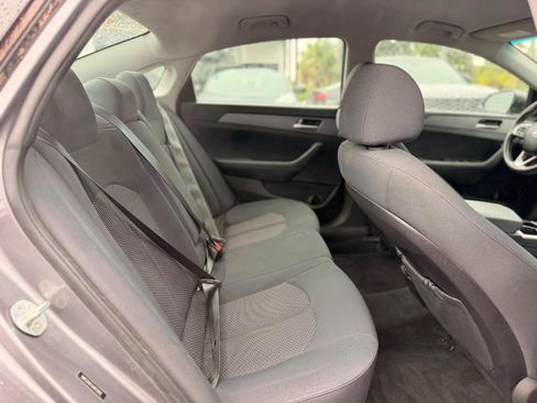 Used 2018 Hyundai Sonata SE FWD image 16