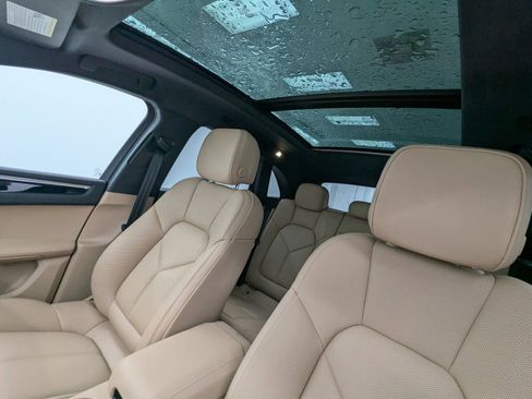 New 2026 Porsche Macan image 25