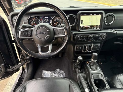 Used 2019 Jeep Wrangler Unlimited Sahara image 19