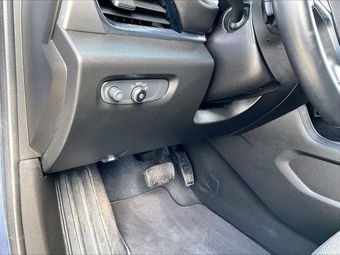 Used 2023 Chevrolet Traverse LT FWD image 31