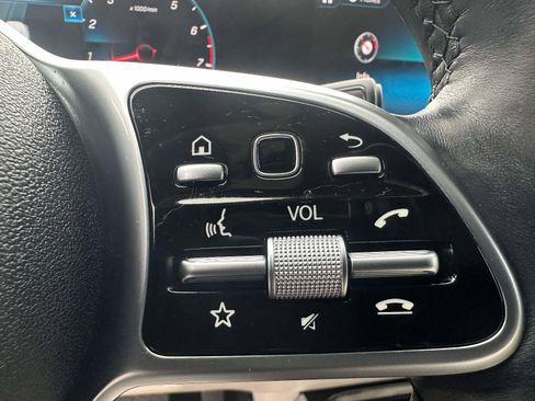 Used 2021 Mercedes-Benz GLA 250 4MATIC image 17