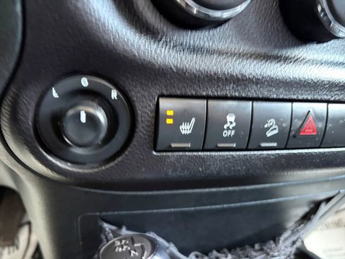 Used 2018 Jeep Wrangler Unlimited Sahara image 20