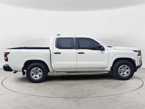 Used 2024 Nissan Frontier S RWD image 2