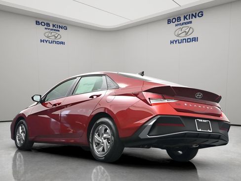 New 2026 Hyundai Elantra SE FWD image 12