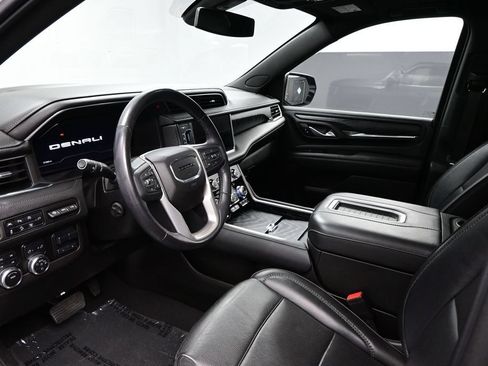 Used 2022 GMC Yukon XL Denali AWD/4WD image 8