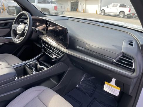 New 2026 Chevrolet Traverse LT image 19