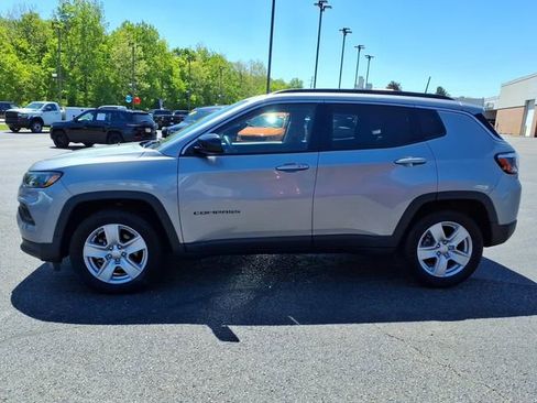 Certified 2022 Jeep Compass Latitude w/ Convenience Group FWD image 4