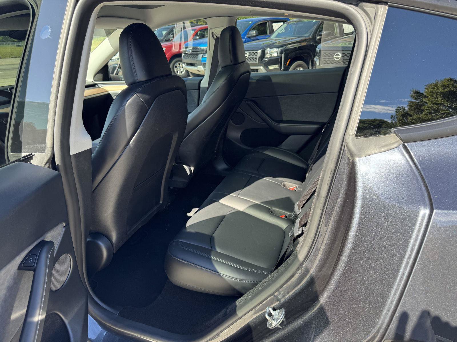 Used 2024 Tesla Model Y Long Range AWD/4WD image 7