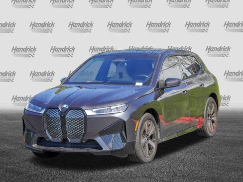 Used 2024 BMW iX xDrive50 w/ Sport Package AWD/4WD image 5