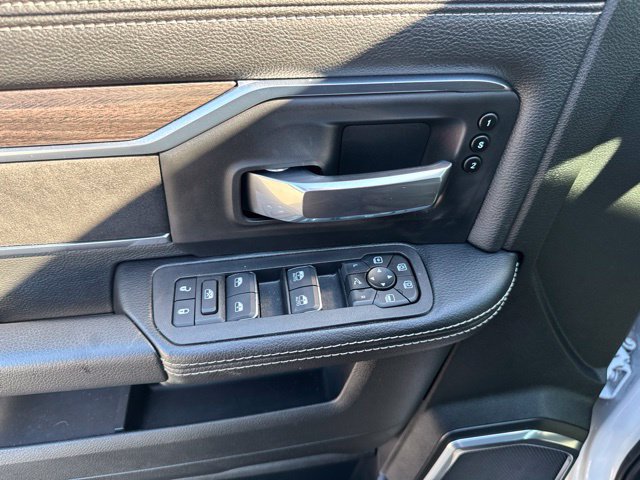 Used 2026 RAM 2500 Laramie AWD/4WD image 15