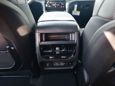 New 2025 Jeep Grand Cherokee Limited AWD/4WD image 28