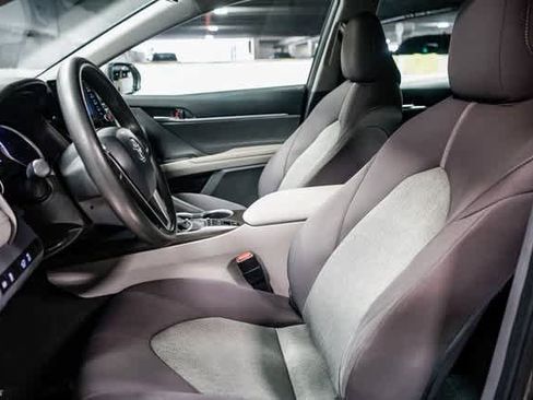 Used 2021 Toyota Camry LE image 16