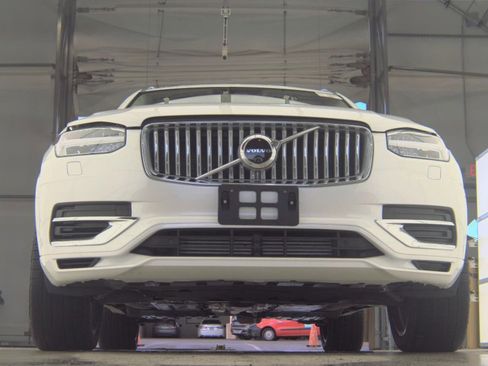 Used 2025 Volvo XC90 T8 Plus w/ Protection Package Premier image 9