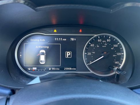 Used 2025 Nissan Versa SV image 38