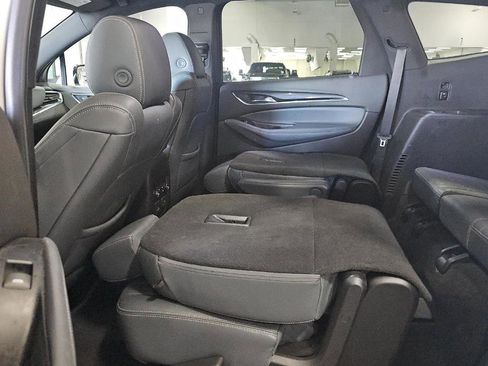 Used 2024 Buick Enclave Premium image 8