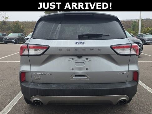 Used 2022 Ford Escape Titanium w/ Titanium Elite Package image 4