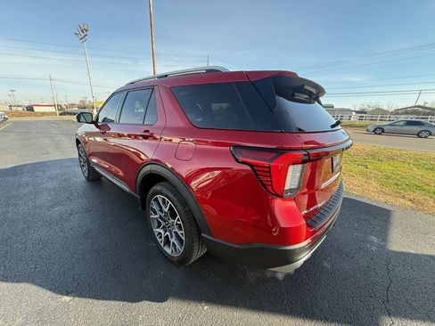 Used 2025 Ford Explorer Platinum w/ Ultimate Package image 5