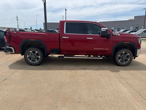 Used 2025 GMC Sierra 2500 SLT w/ SLT Premium Package AWD/4WD image 3