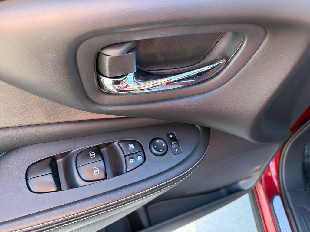 Used 2019 Nissan Murano S AWD/4WD image 17