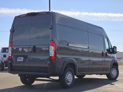 New 2026 RAM ProMaster 3500 w/ Premium Convenience Group image 15
