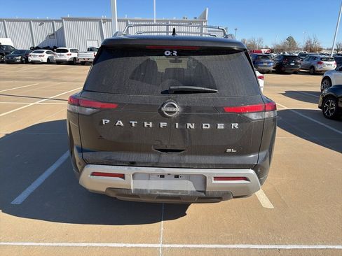 Used 2024 Nissan Pathfinder SL image 5