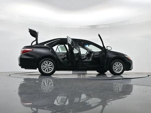 Used 2017 Toyota Camry LE FWD image 53