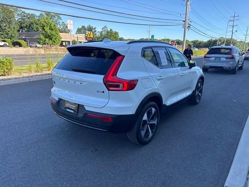 Certified 2025 Volvo XC40 B5 Plus AWD/4WD image 5