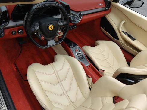 Used 2012 Ferrari 458 Spider image 7