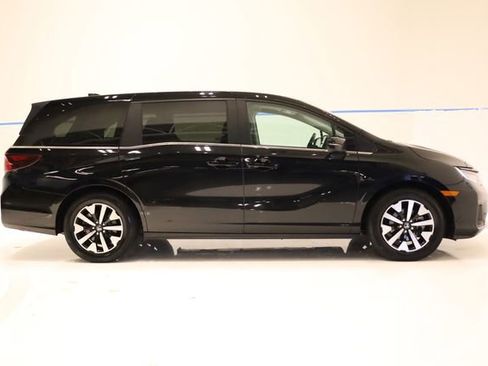 Used 2025 Honda Odyssey EX-L image 6