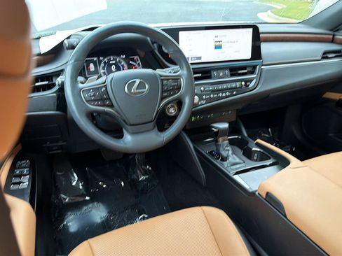 Certified 2023 Lexus ES 350 w/ Premium Package FWD image 18