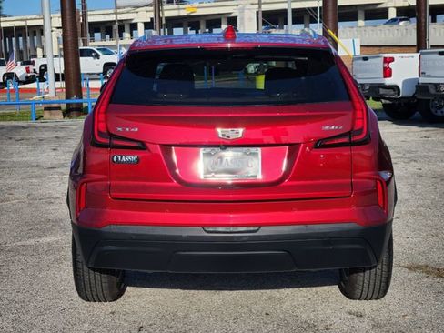 Used 2024 Cadillac XT4 Luxury w/ Cold Weather Package image 6