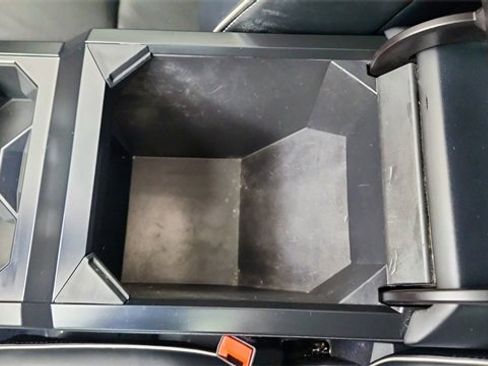 Used 2025 Tesla Cybertruck AWD Crew Cab image 50