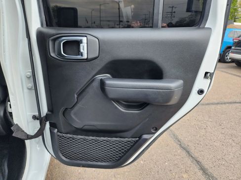 Used 2024 Jeep Wrangler Unlimited w/ Convenience Group AWD/4WD image 12