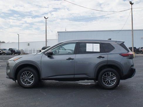 Used 2023 Nissan Rogue S image 11